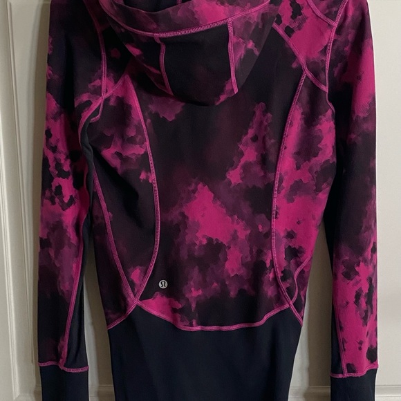 Lululemon Pink and Black full zipper jacket with thumbhole sleeves - Size 6 - Picture 2 of 5